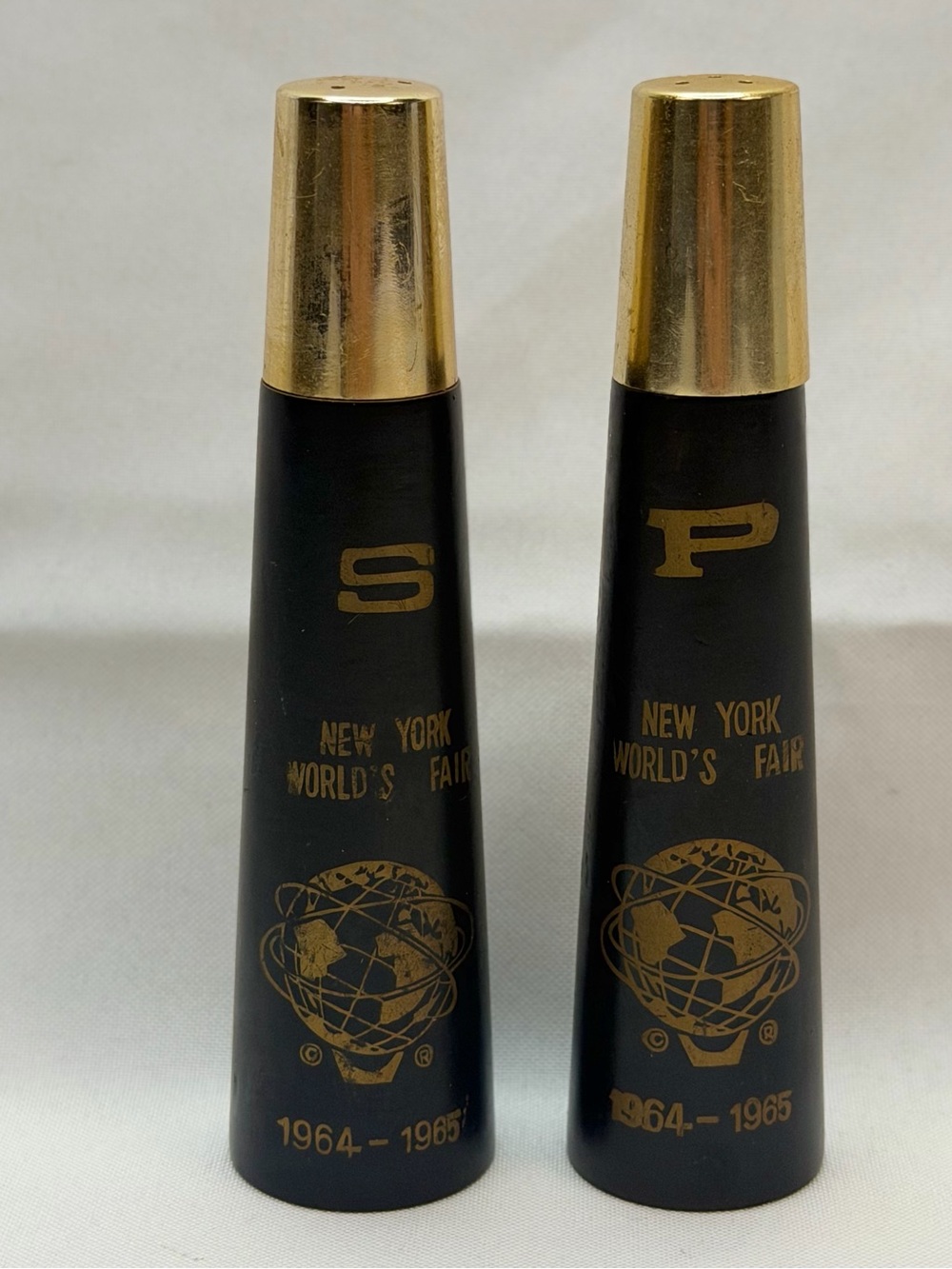 1964-65 New York World’s Fair Unisphere Wood Salt Pepper Shakers US Steel